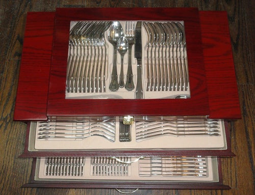 125 Pc. Cutlery Set in Wooden Case